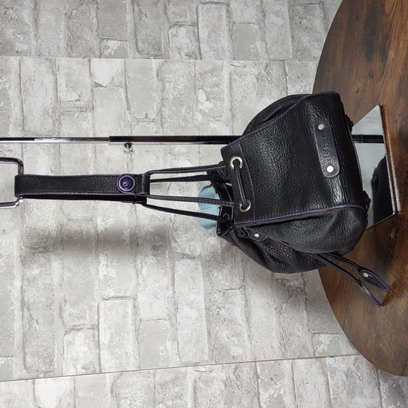 Cul-de-sac Leather Drawstring Shoulder Bag - Picture 2 of 11